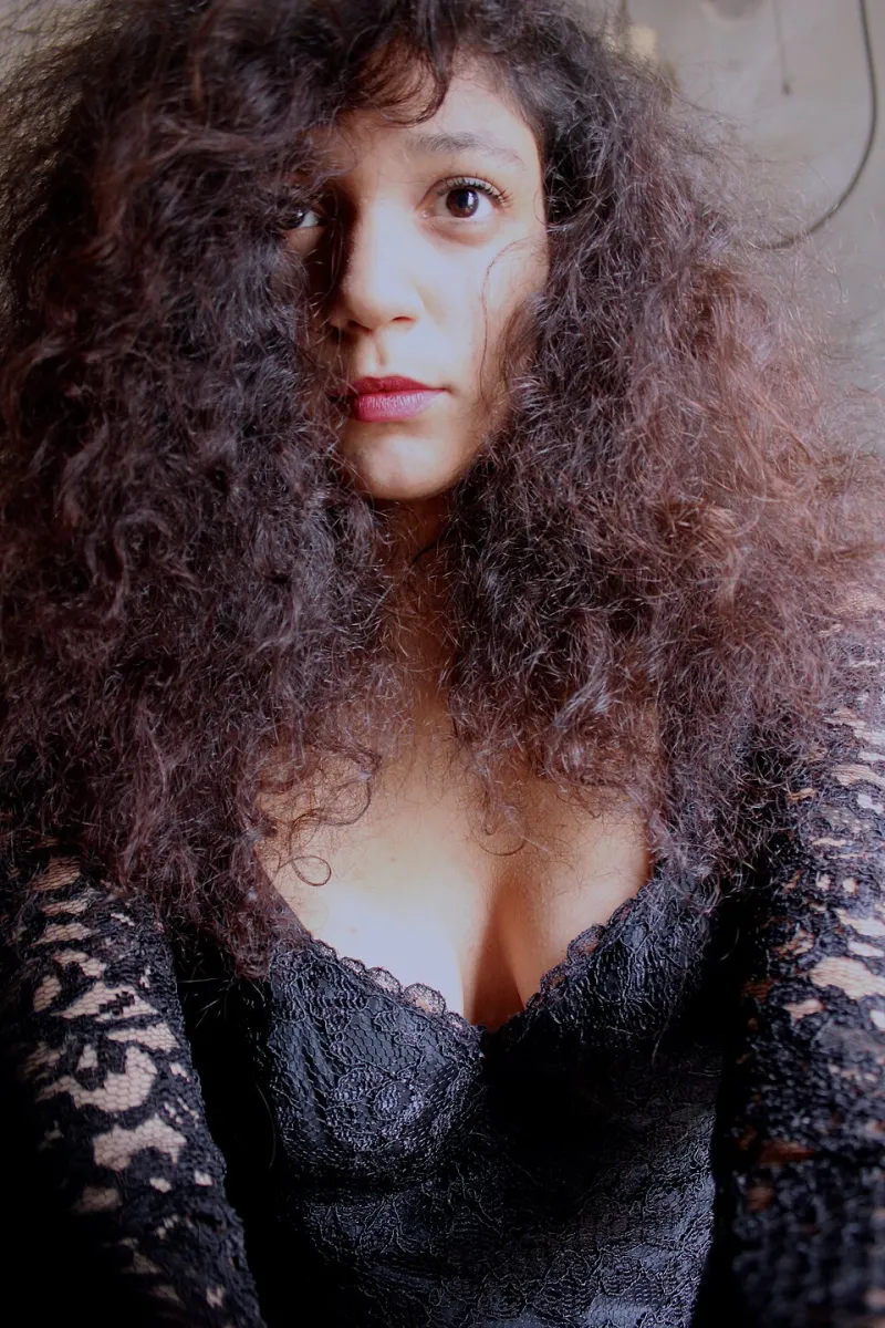 Why Your Anti-Frizz Routine Is Making Things Worse — And the Humidity Hacks That Actually Fix It